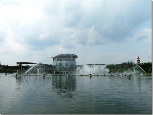 成都(dou)鳳(feng)凰湖(hu)